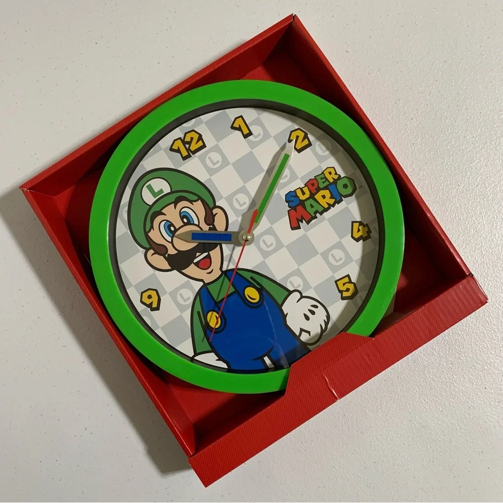 Nintendo Super Mario Bros Luigi Analog Wall Clock-NIB